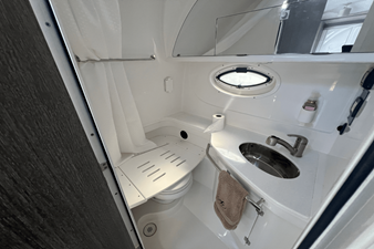 Monterey 335 SPORT YACHT 35 2021 Monterey 335 SPORT YACHT 36