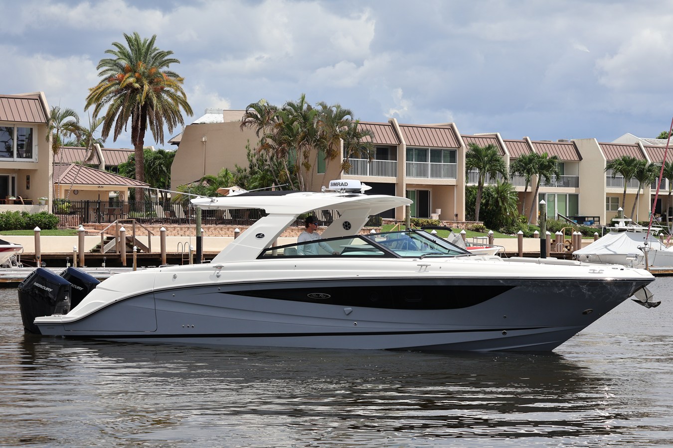 2026 Sea Ray SLX 400 Outboard 6