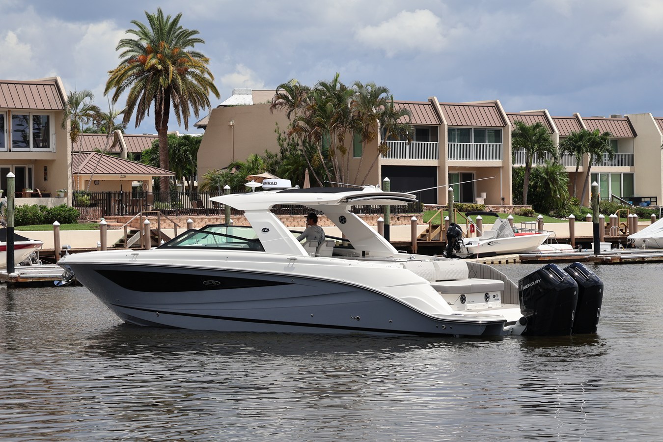 2026 Sea Ray SLX 400 Outboard 21