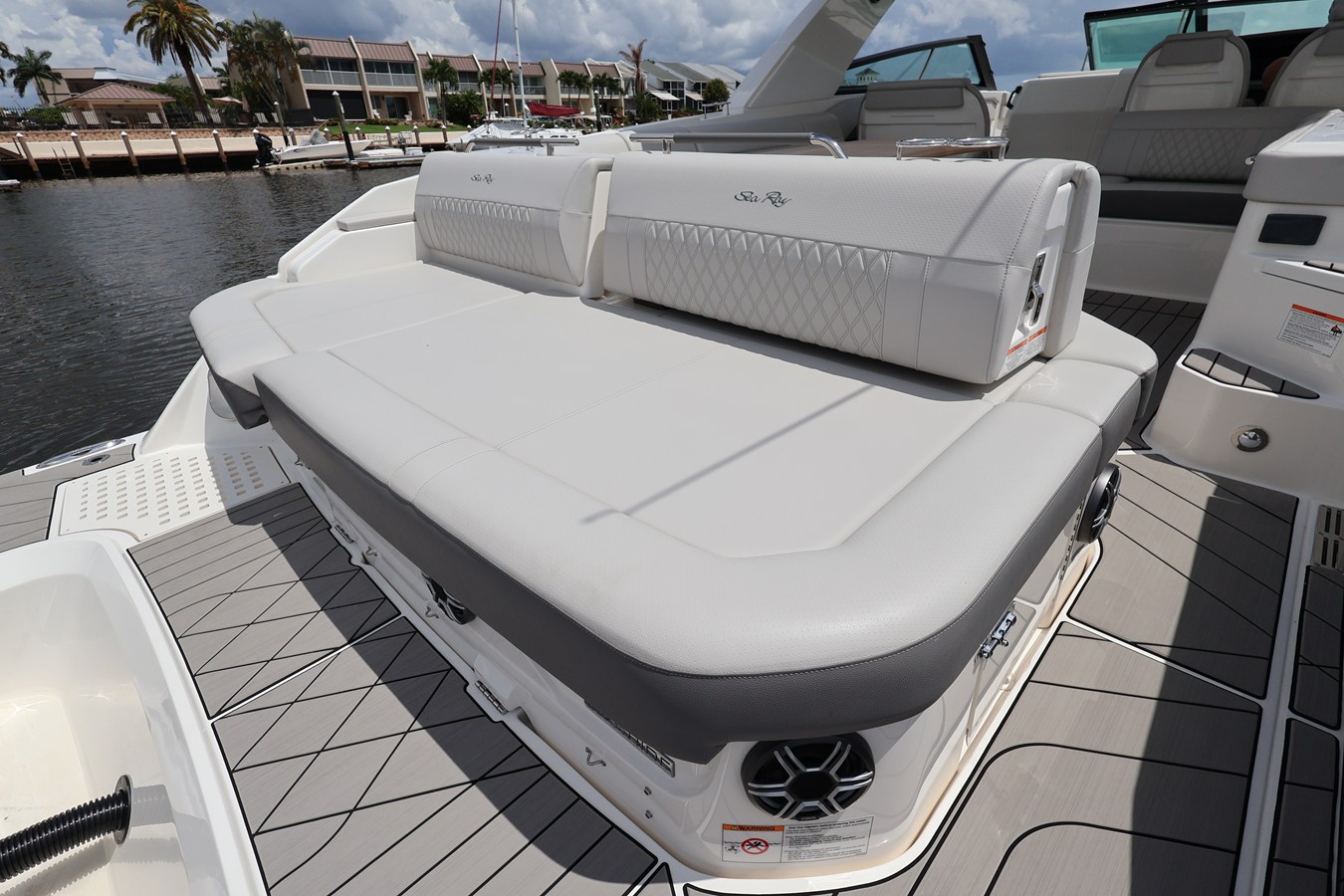 2026 Sea Ray SLX 400 Outboard 26