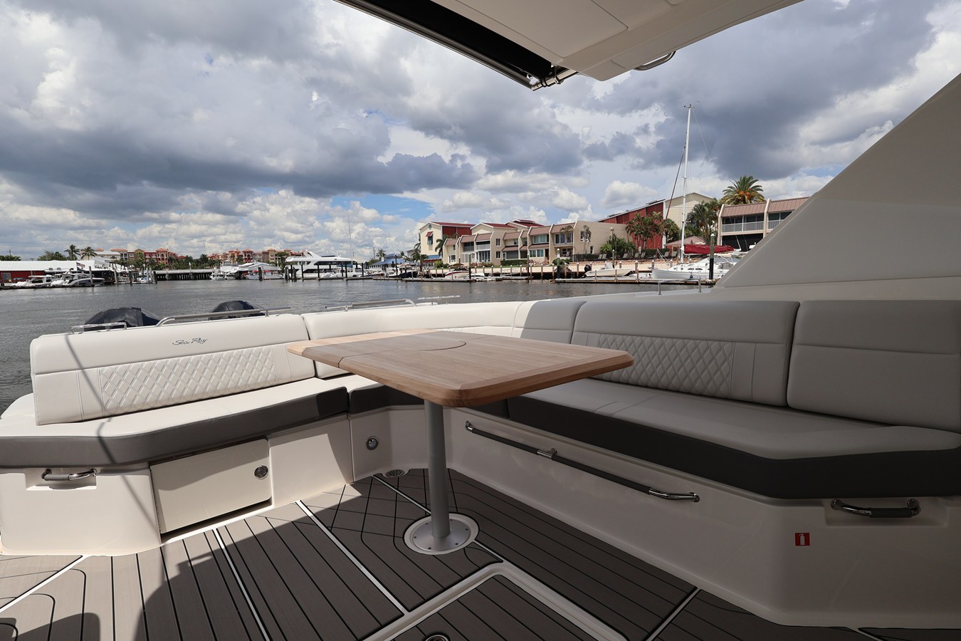 2026 Sea Ray SLX 400 Outboard 28