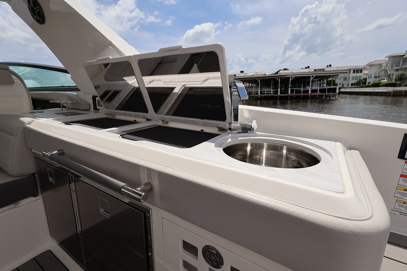 2026 Sea Ray SLX 400 Outboard 31