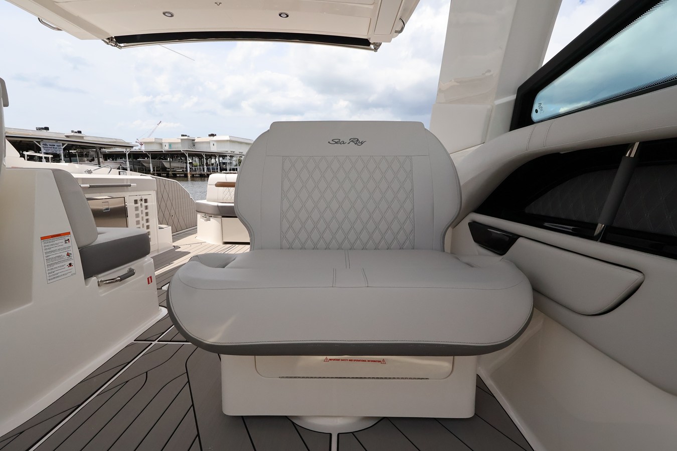 2026 Sea Ray SLX 400 Outboard 39