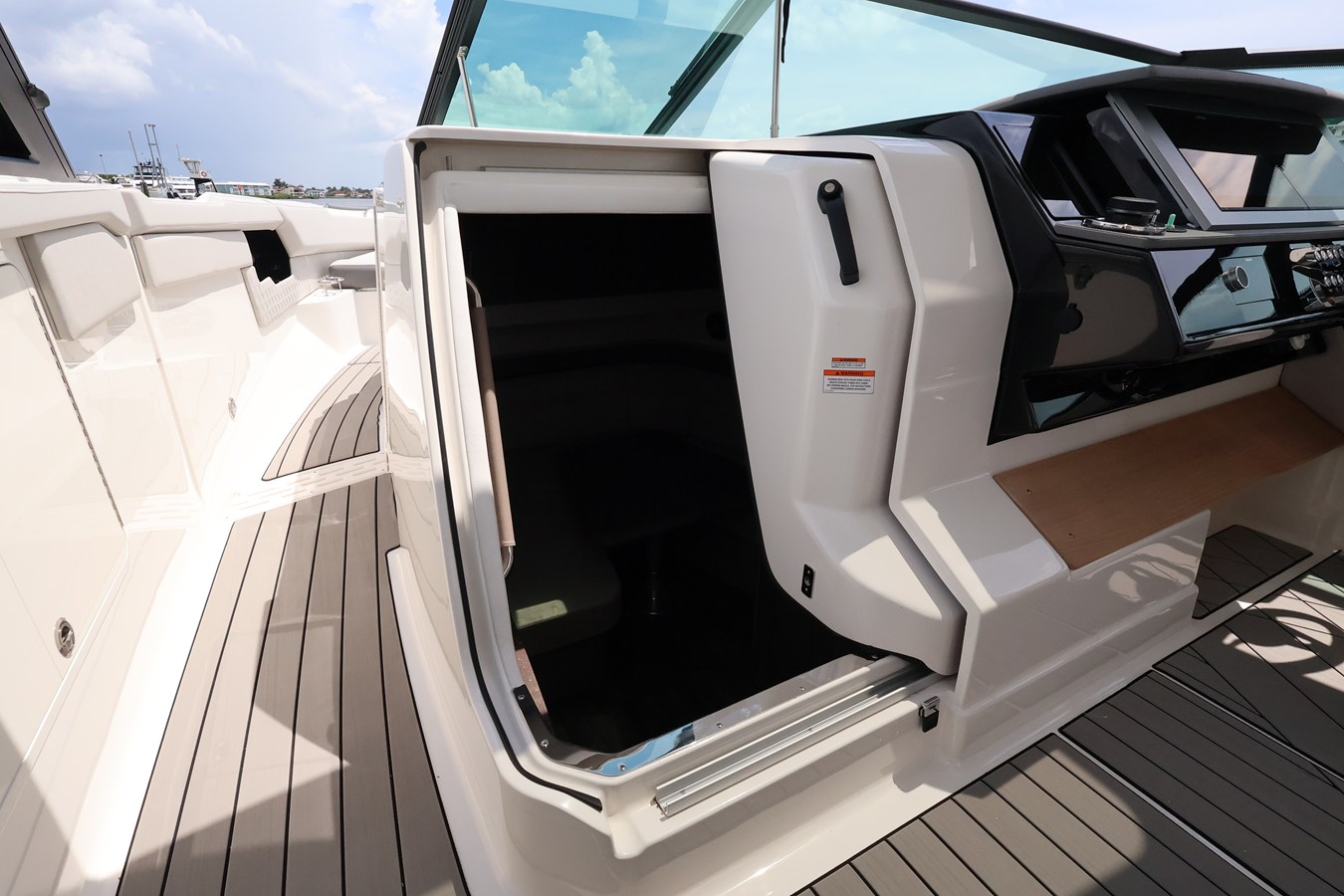 2026 Sea Ray SLX 400 Outboard 47