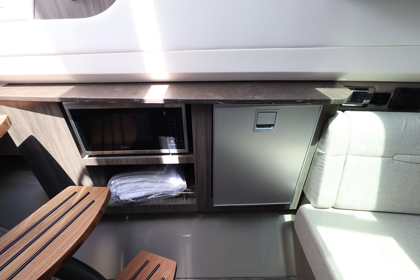 2026 Sea Ray SLX 400 Outboard 49