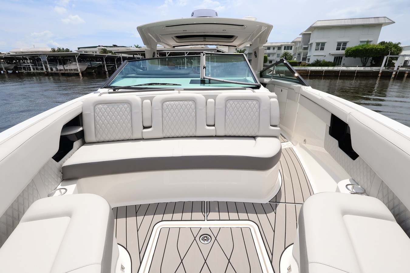 2026 Sea Ray SLX 400 Outboard 61
