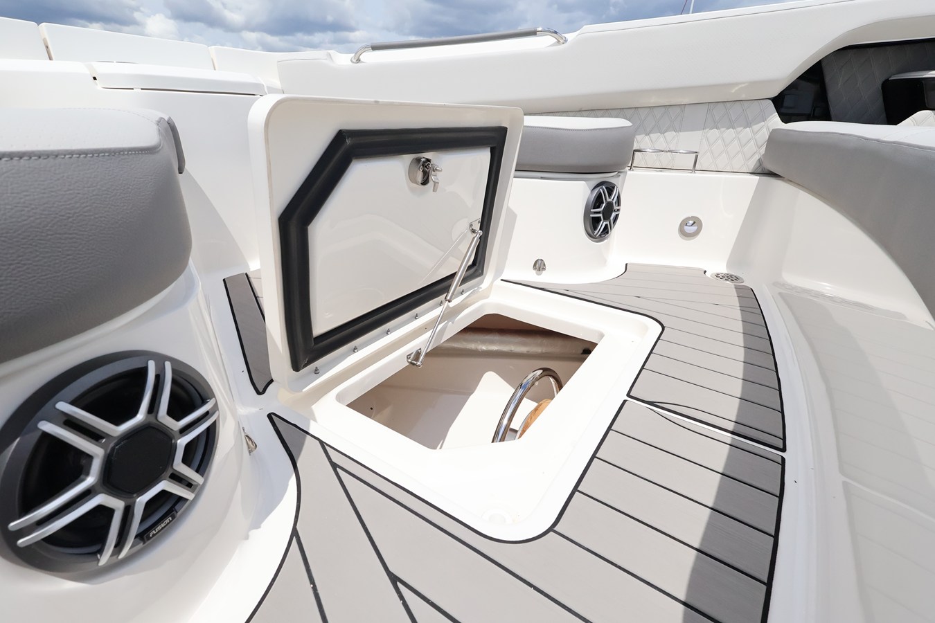 2026 Sea Ray SLX 400 Outboard 62