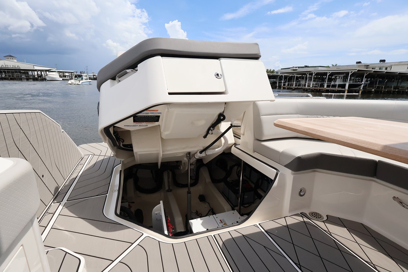 2026 Sea Ray SLX 400 Outboard 66