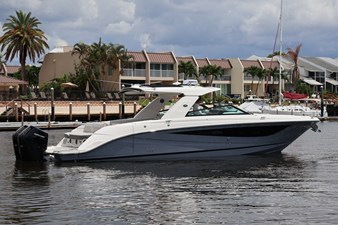 2026 Sea Ray SLX 400 Outboard 7
