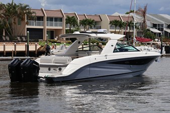 2026 Sea Ray SLX 400 Outboard 9