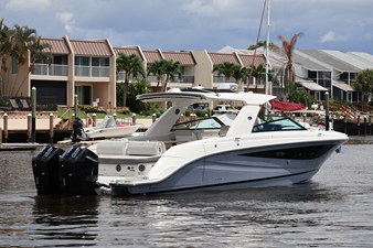 2026 Sea Ray SLX 400 Outboard 10