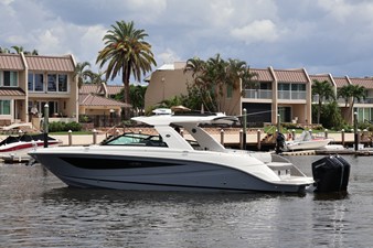 2026 Sea Ray SLX 400 Outboard 22
