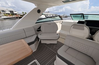2026 Sea Ray SLX 400 Outboard 38