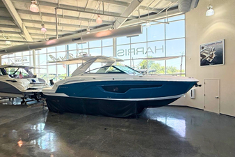 Cruisers Yachts 34 GLS 1 2026 Cruisers Yachts 34 GLS 2