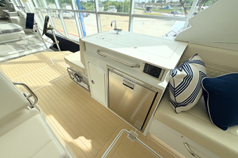 Cruisers Yachts 34 GLS 16 2026 Cruisers Yachts 34 GLS 17