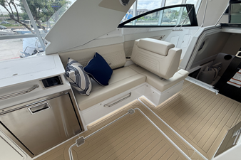 Cruisers Yachts 34 GLS 23 2026 Cruisers Yachts 34 GLS 24