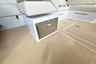 Cruisers Yachts 34 GLS 25 2026 Cruisers Yachts 34 GLS 26