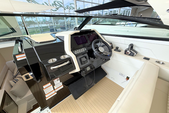 Cruisers Yachts 34 GLS 28 2026 Cruisers Yachts 34 GLS 29