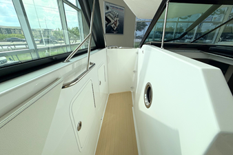 Cruisers Yachts 34 GLS 36 2026 Cruisers Yachts 34 GLS 37