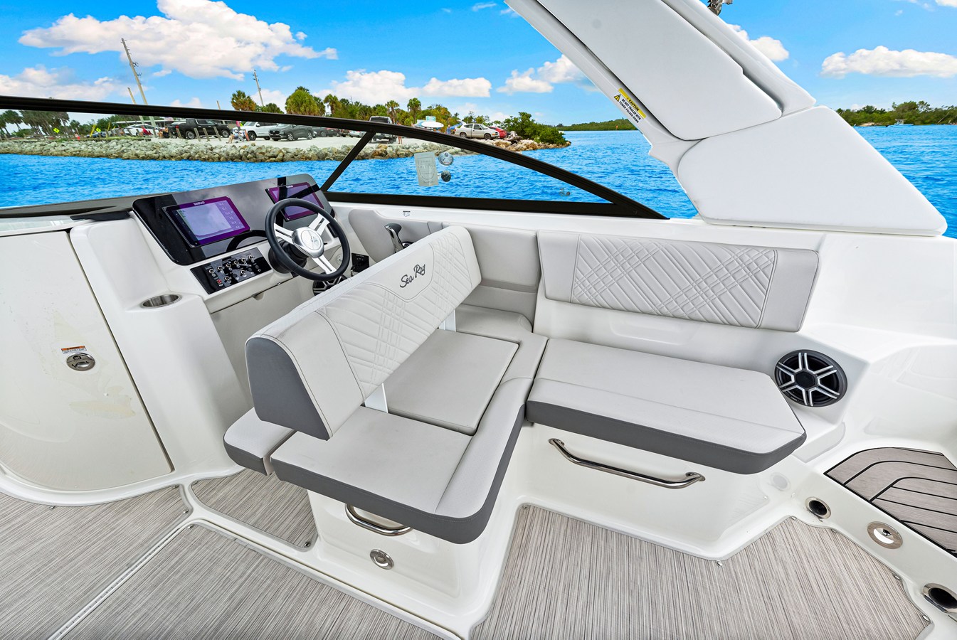 2026 Sea Ray SDX 250 Outboard 14