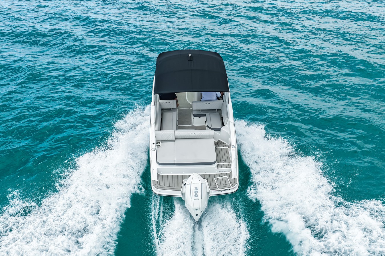 2026 Sea Ray SDX 250 Outboard 23