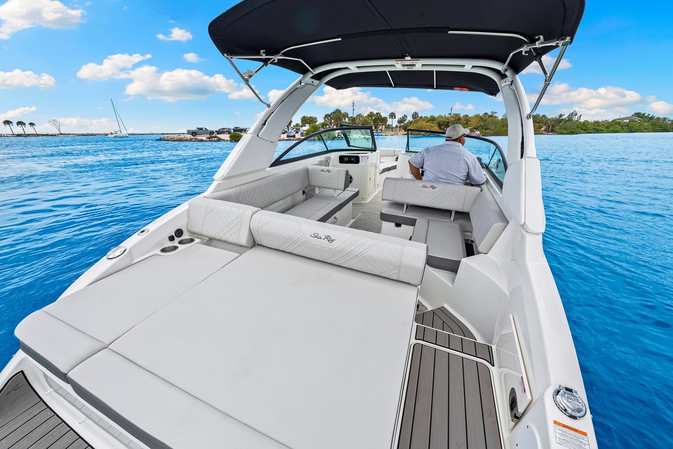 2026 Sea Ray SDX 250 Outboard 35