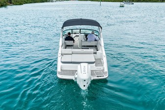 2026 Sea Ray SDX 250 Outboard 8