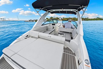 2026 Sea Ray SDX 250 Outboard 35