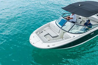 2026 Sea Ray SDX 250 Outboard 43