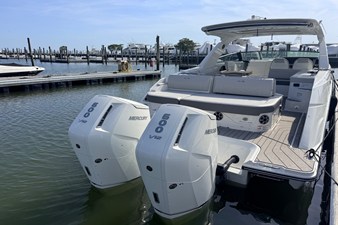 Sea Ray SLX 400 Outboard 3 2026 Sea Ray SLX 400 Outboard 4