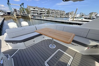 Sea Ray SLX 400 Outboard 7 2026 Sea Ray SLX 400 Outboard 8