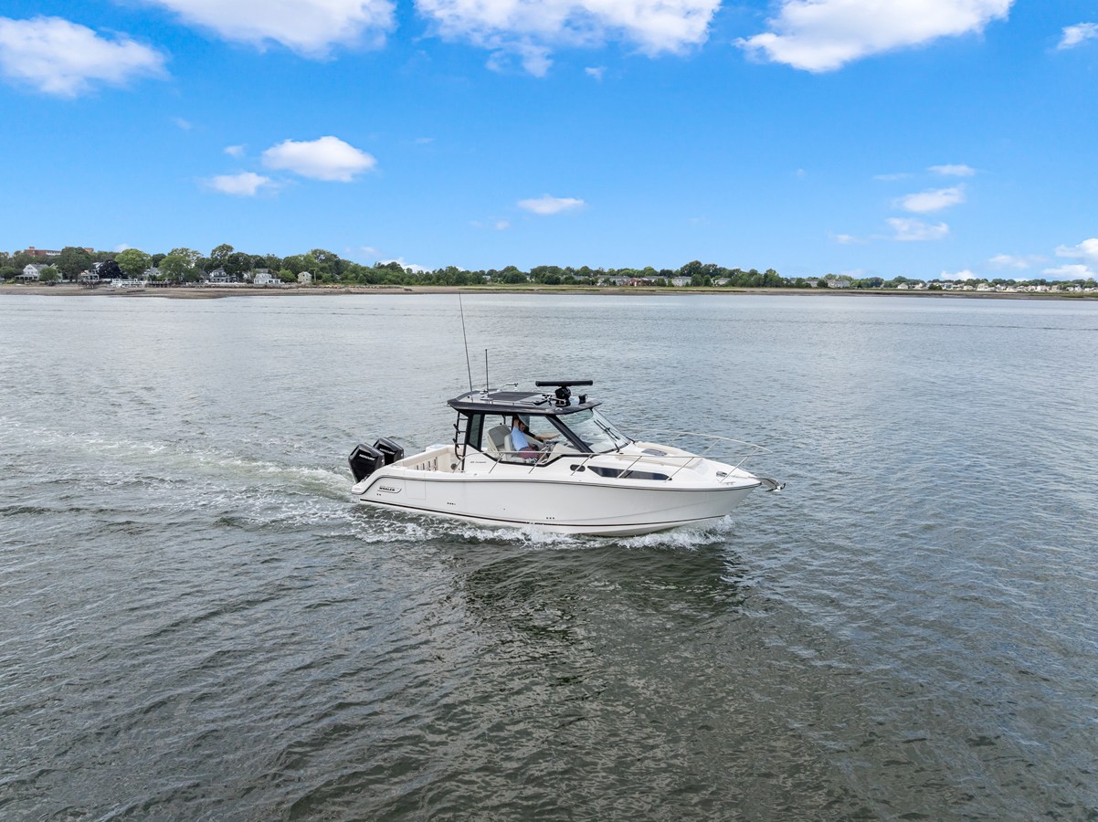 2026 Boston Whaler 325 Conquest 2