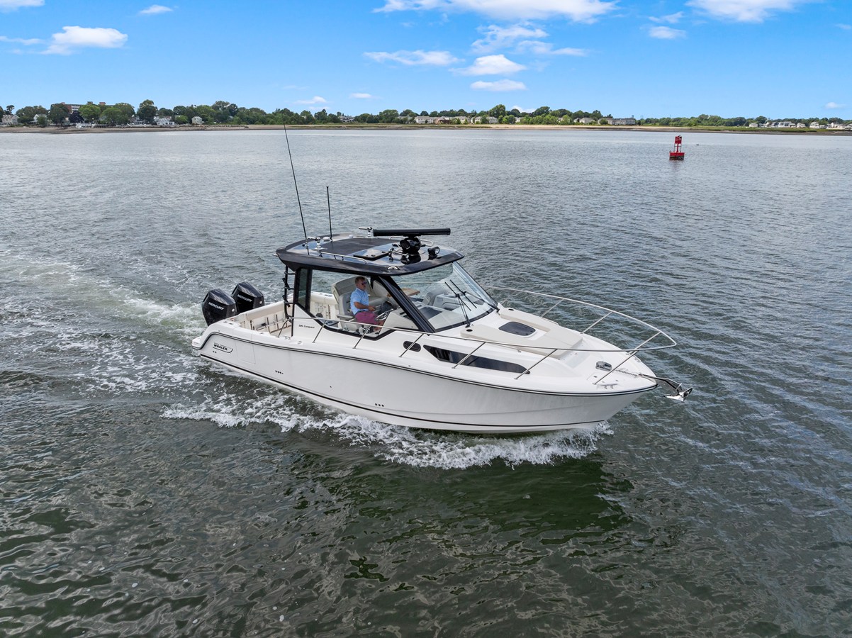 2026 Boston Whaler 325 Conquest 3