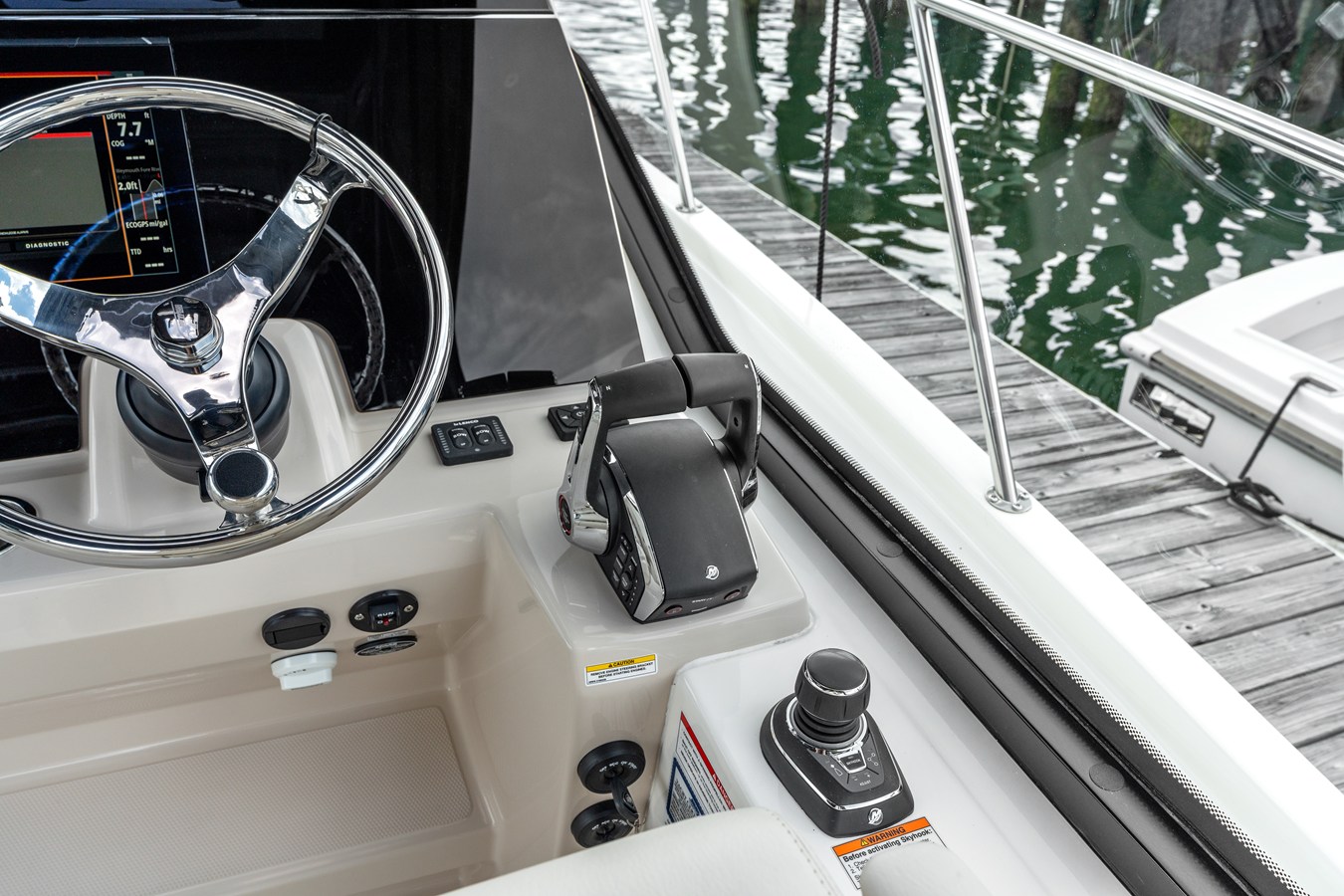 2026 Boston Whaler 325 Conquest 28