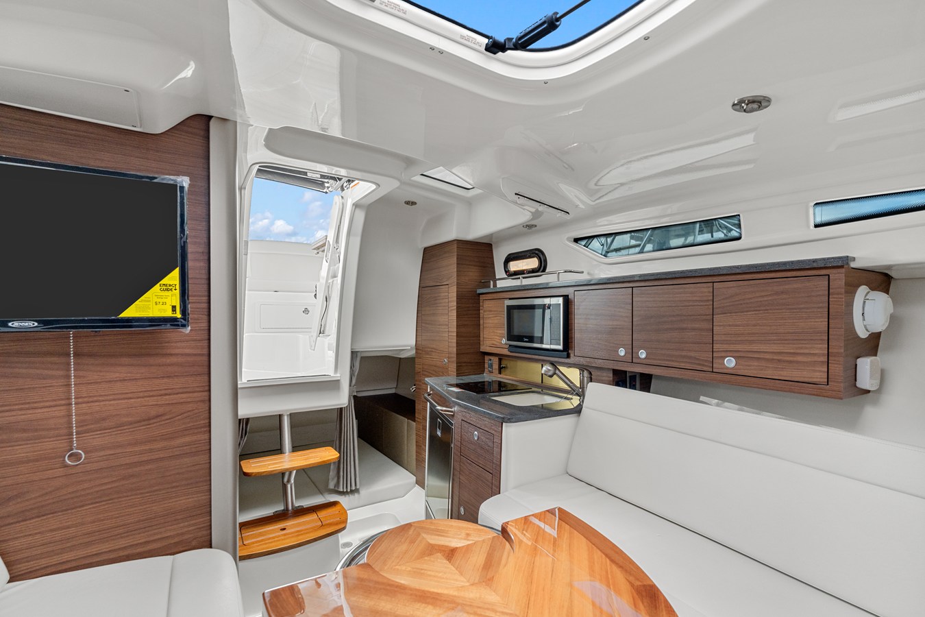2026 Boston Whaler 325 Conquest 39