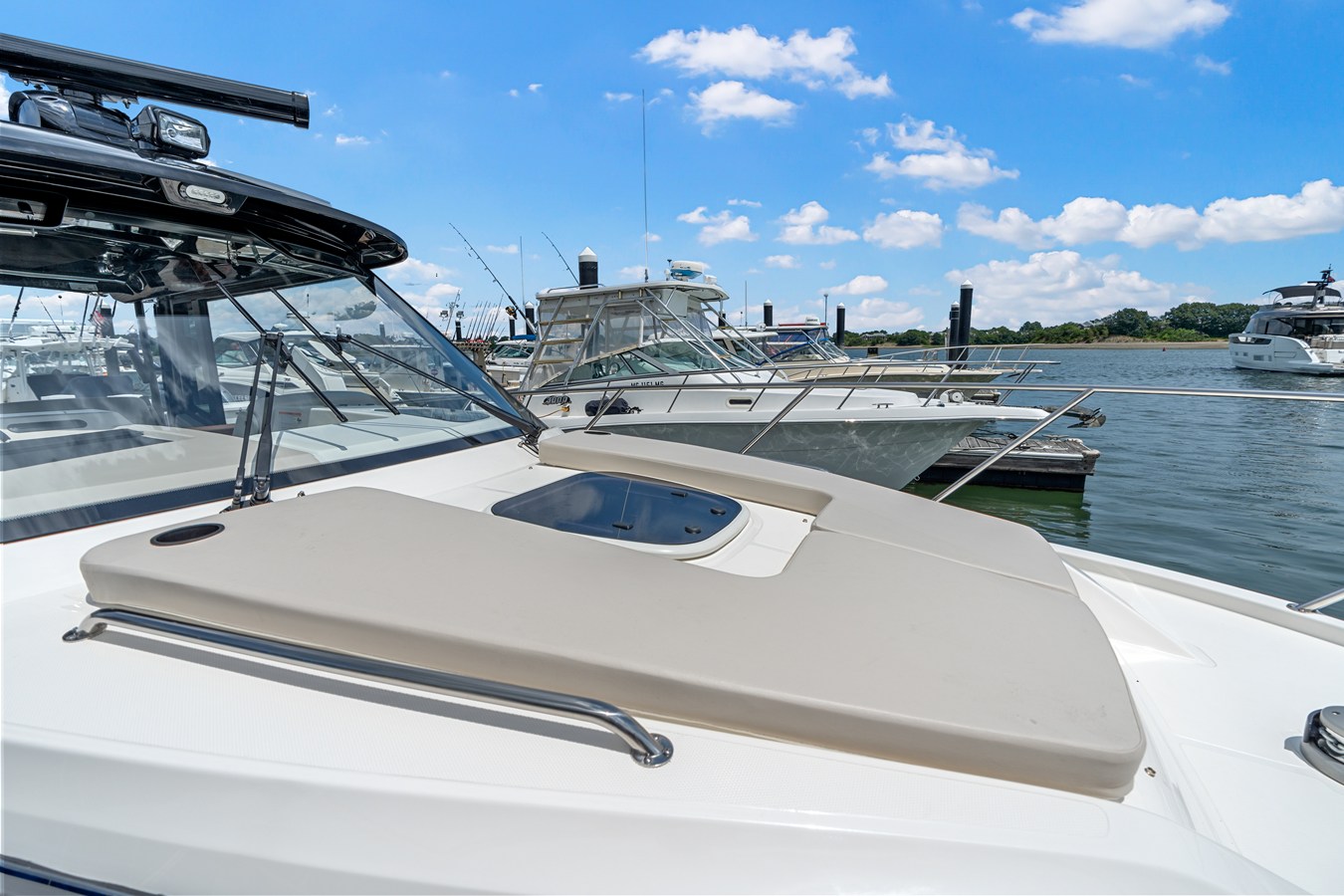 2026 Boston Whaler 325 Conquest 44