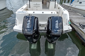 2026 Boston Whaler 325 Conquest 7
