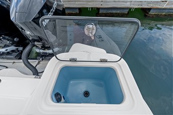 2026 Boston Whaler 325 Conquest 9