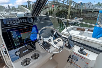 2026 Boston Whaler 325 Conquest 26