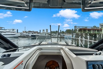 2026 Boston Whaler 325 Conquest 29