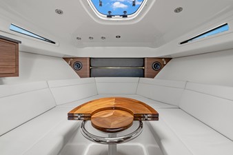 2026 Boston Whaler 325 Conquest 32
