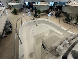 2026 Boston Whaler 150 Montauk 7