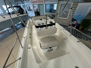 2026 Boston Whaler 150 Montauk 9
