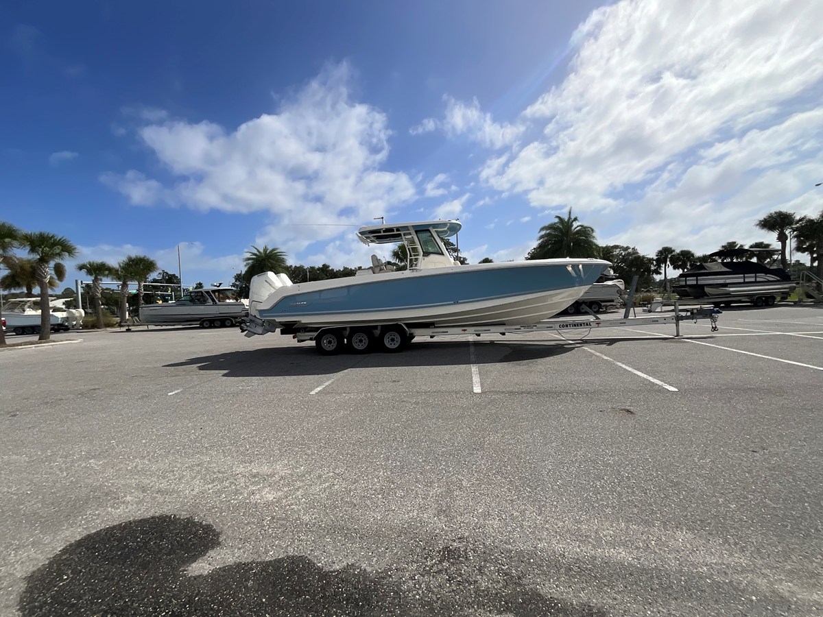 2026 Boston Whaler 330 Outrage 2