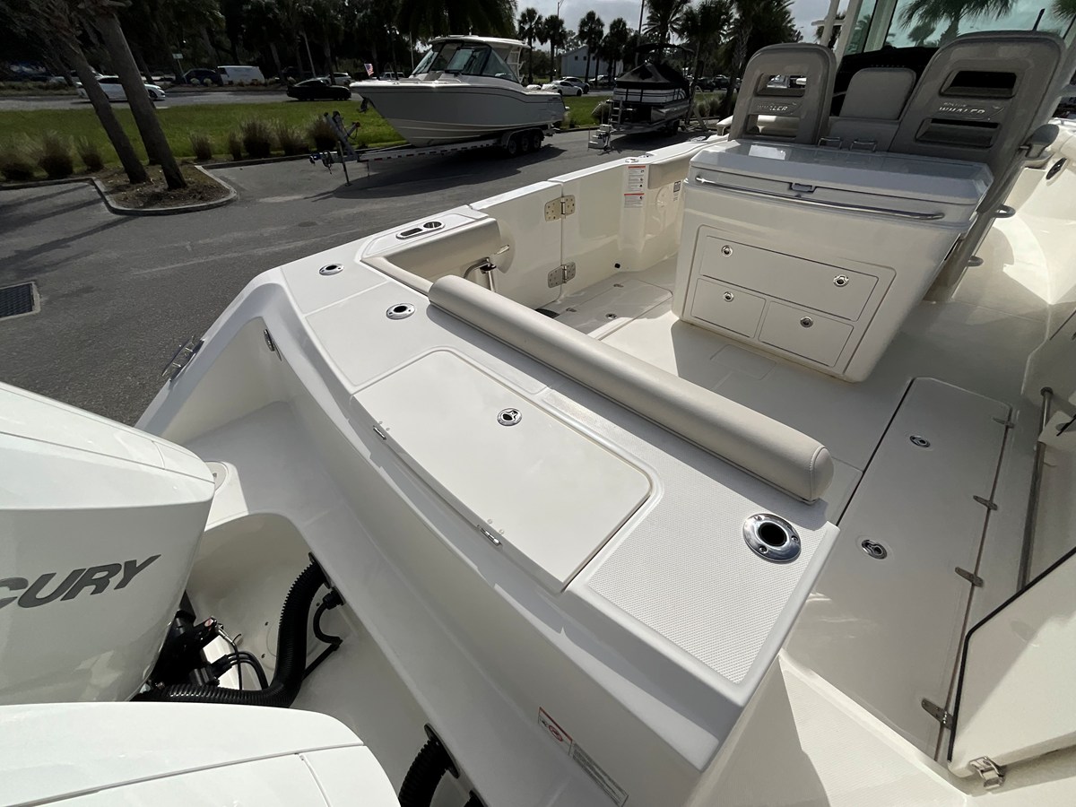 2026 Boston Whaler 330 Outrage 10