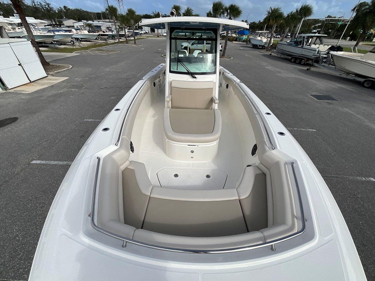 2026 Boston Whaler 330 Outrage 29