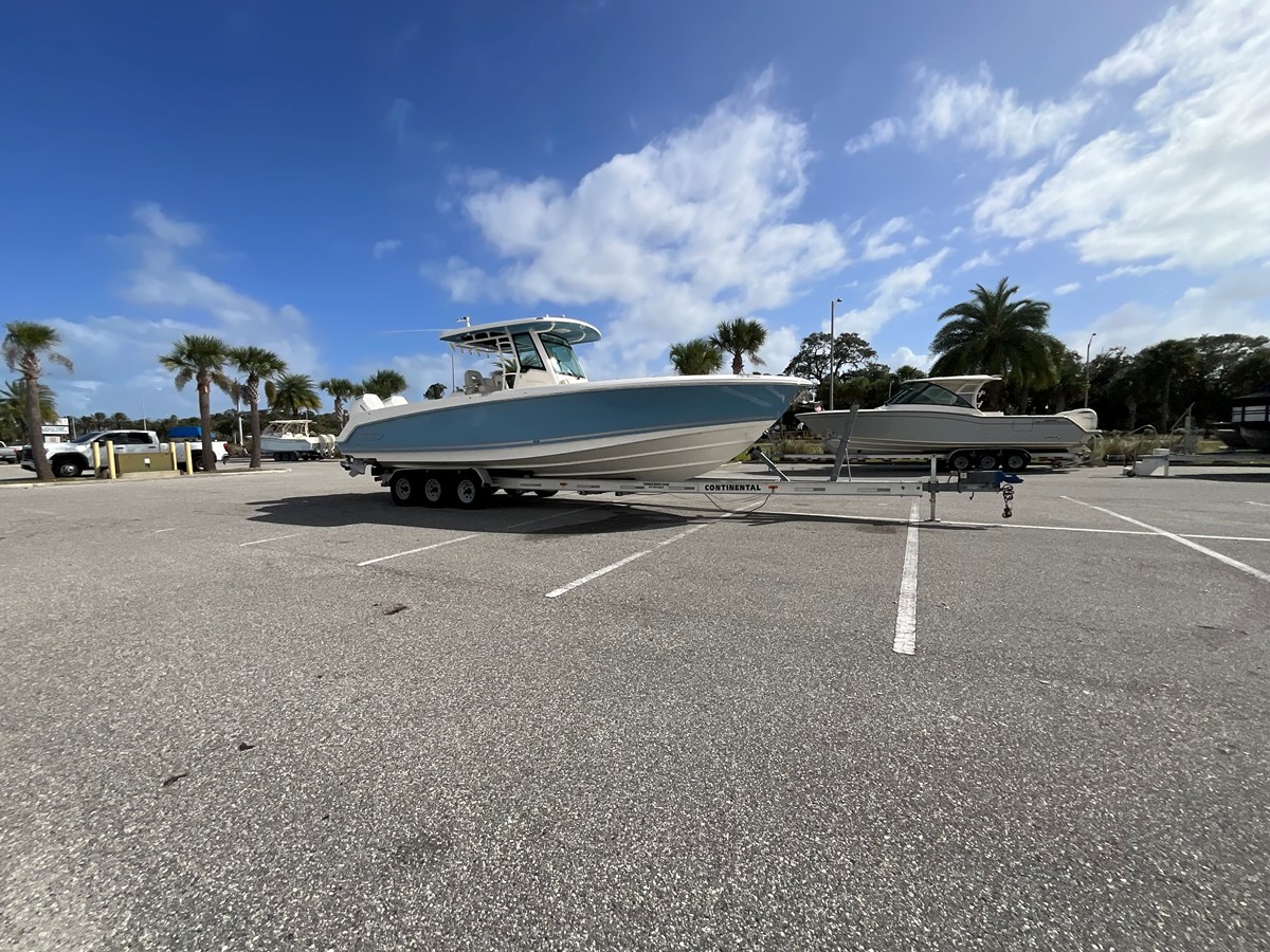 2026 Boston Whaler 330 Outrage 33