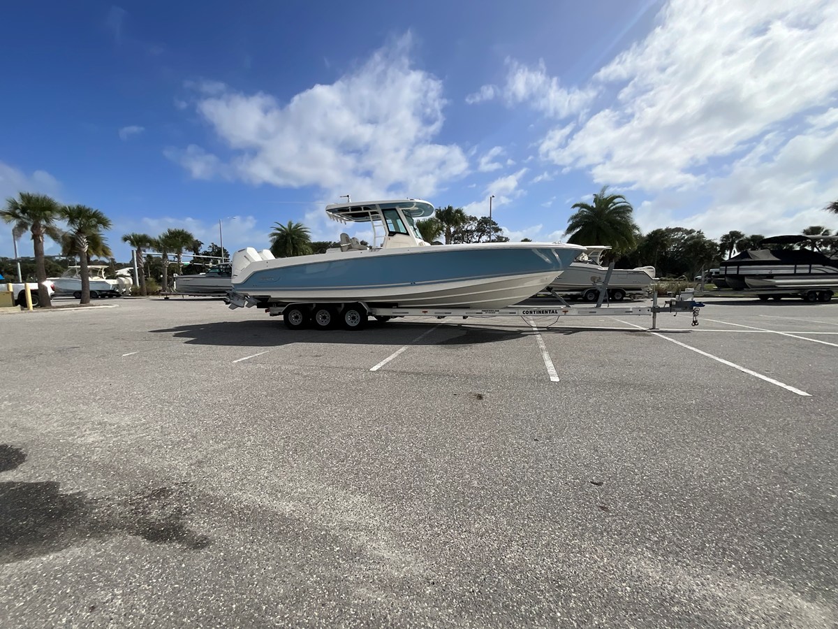 2026 Boston Whaler 330 Outrage 35