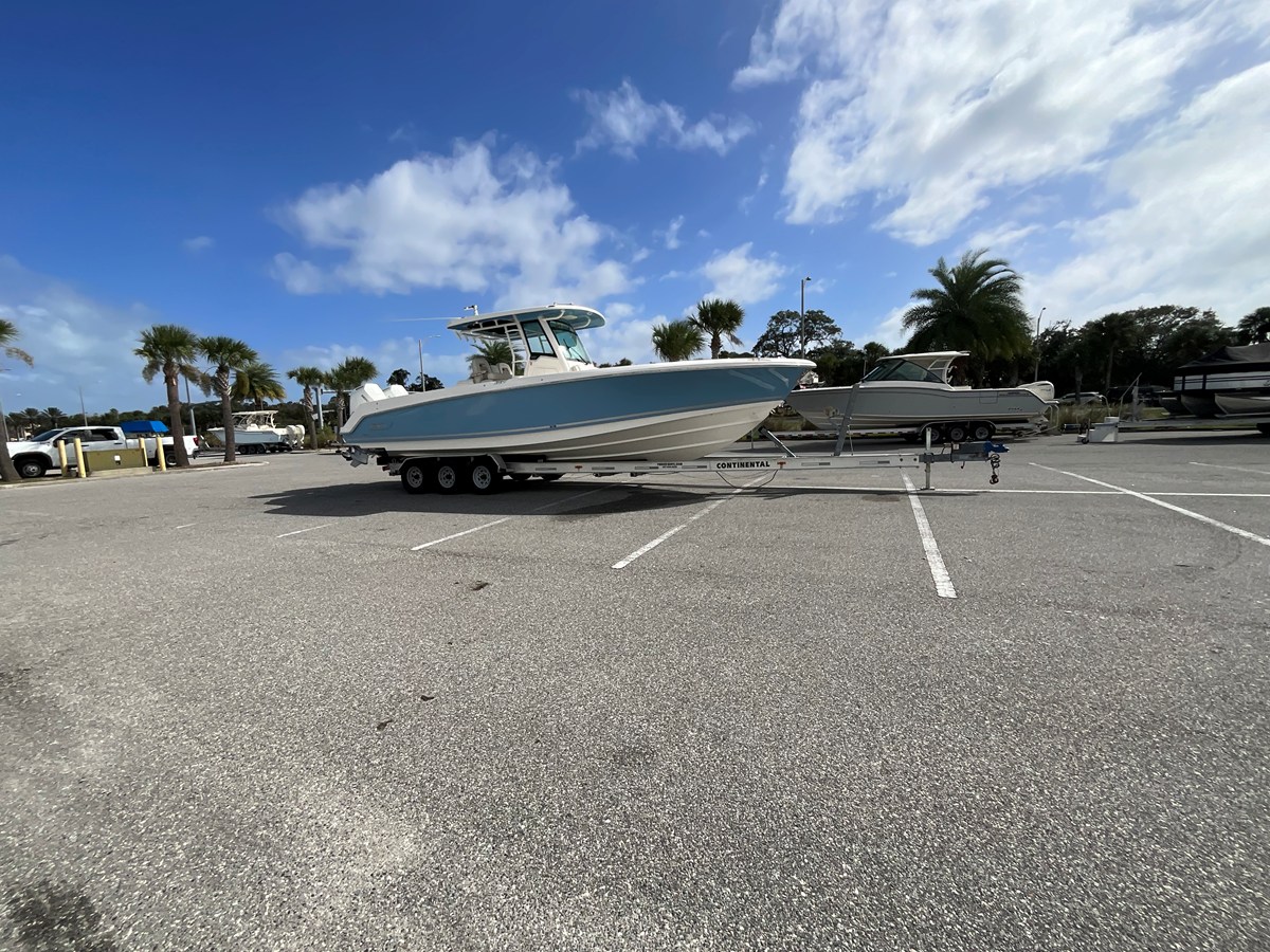 2026 Boston Whaler 330 Outrage 37