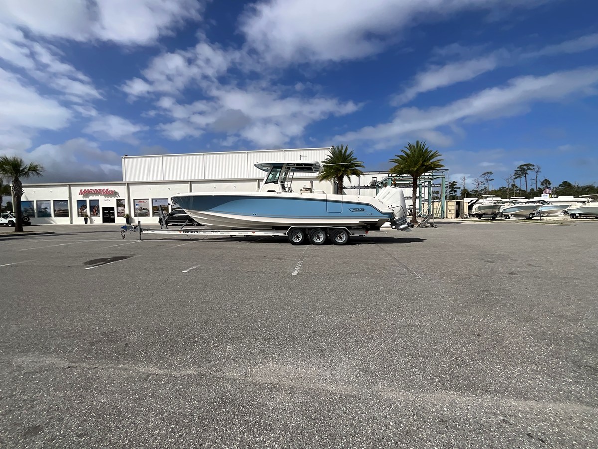 2026 Boston Whaler 330 Outrage 42